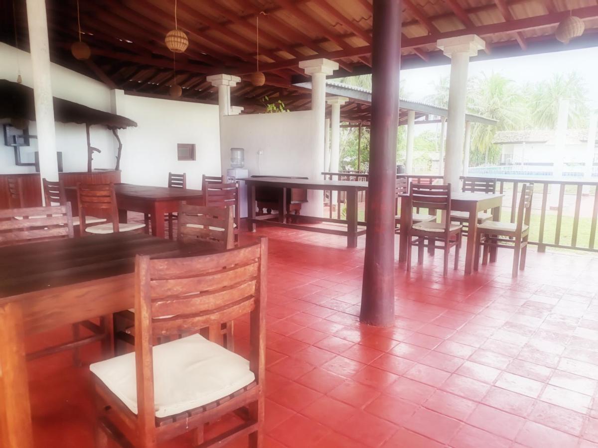 Helios Beach Resort Тангалле Екстер'єр фото