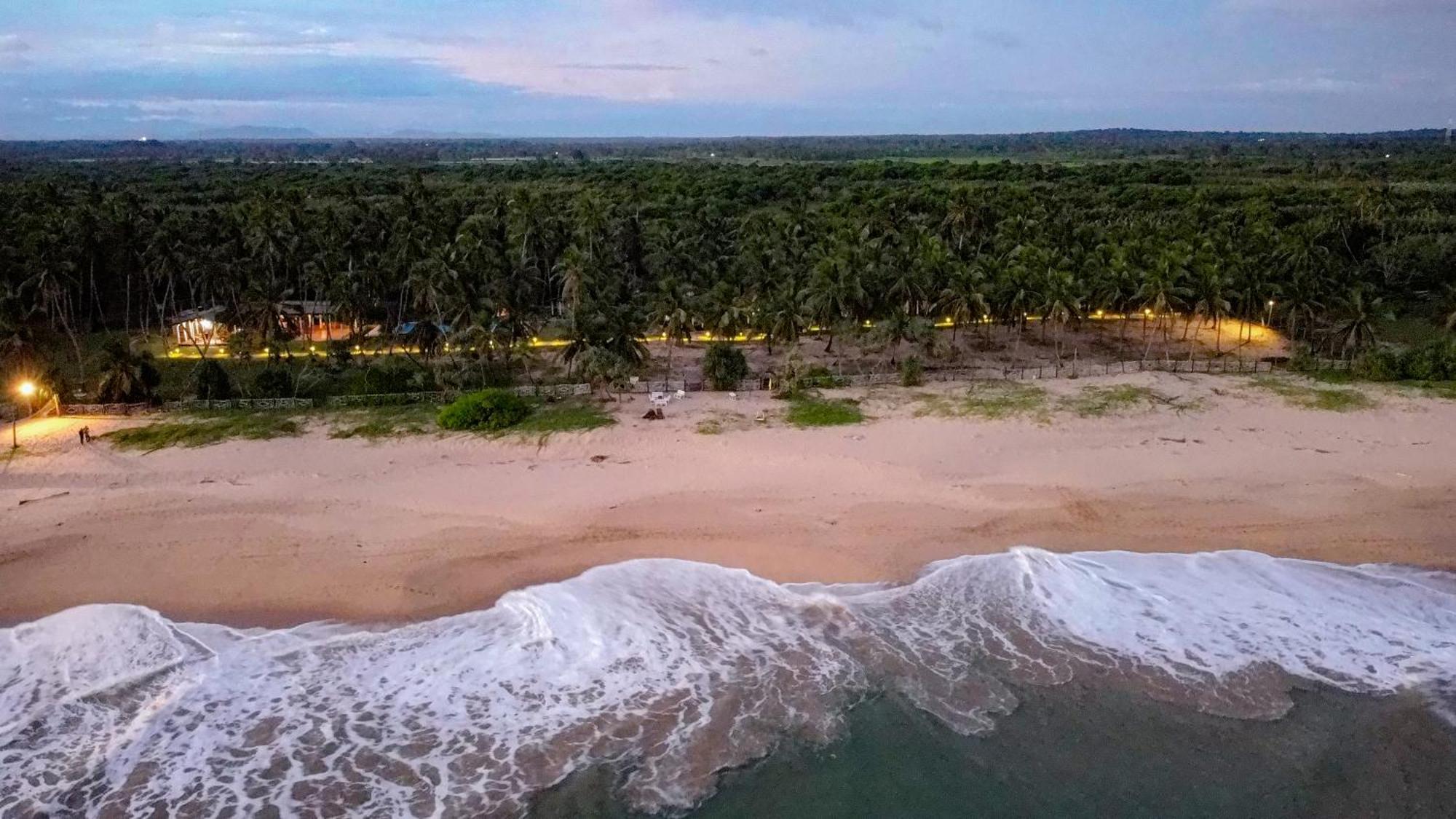 Helios Beach Resort Тангалле Екстер'єр фото
