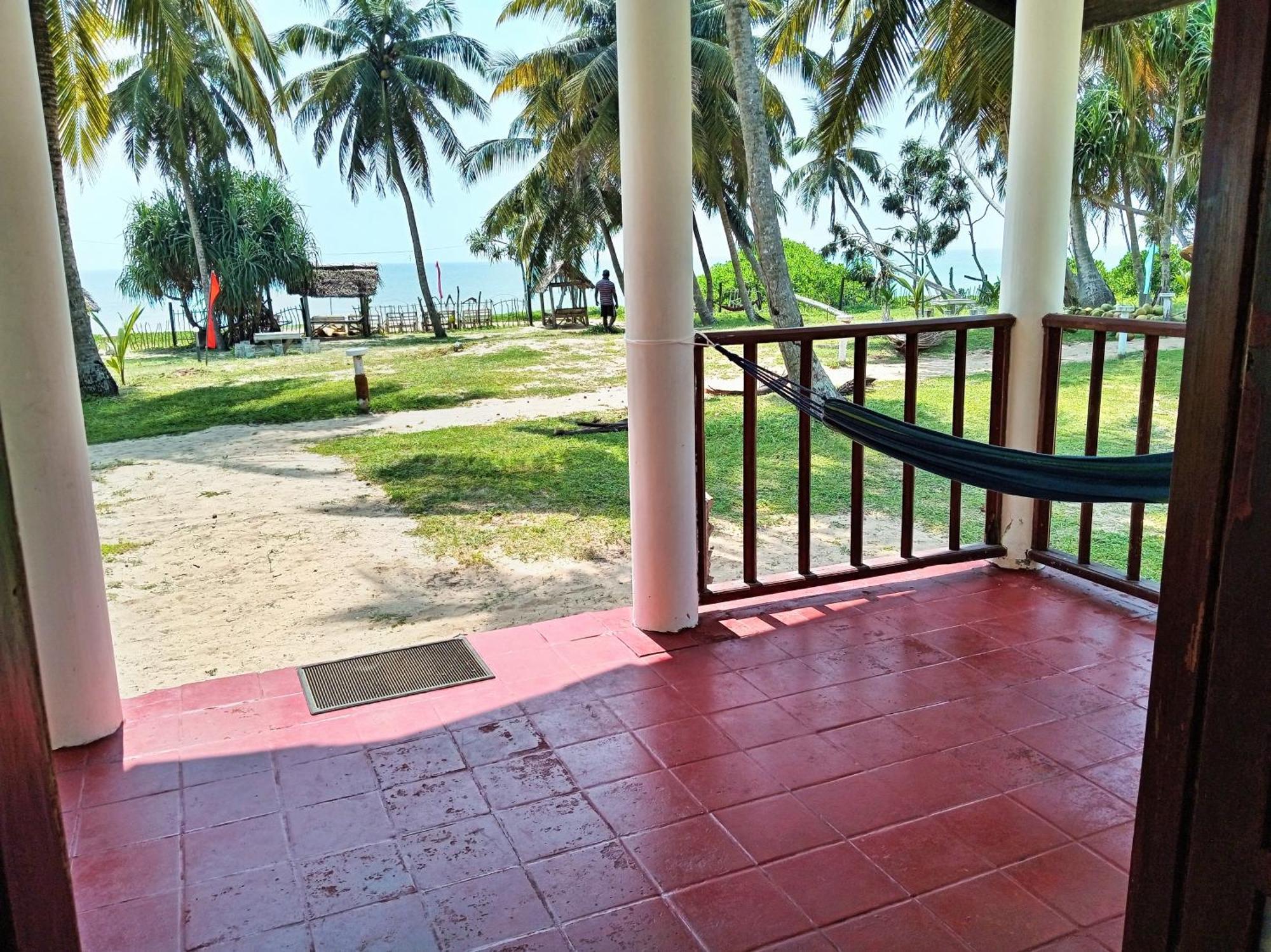 Helios Beach Resort Тангалле Екстер'єр фото