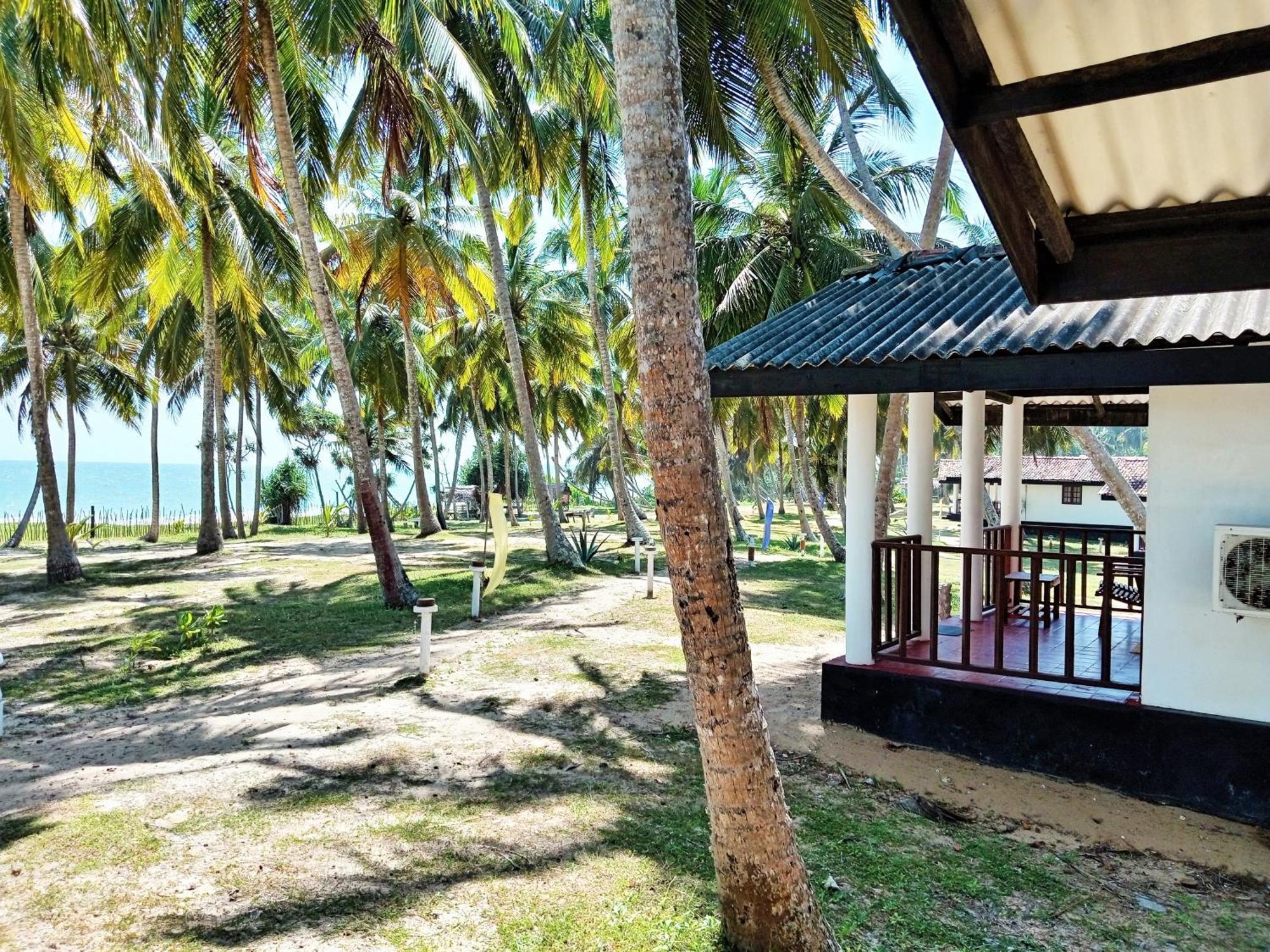 Helios Beach Resort Тангалле Екстер'єр фото